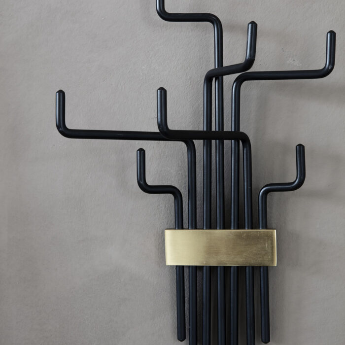 Kovový věšák Pipes